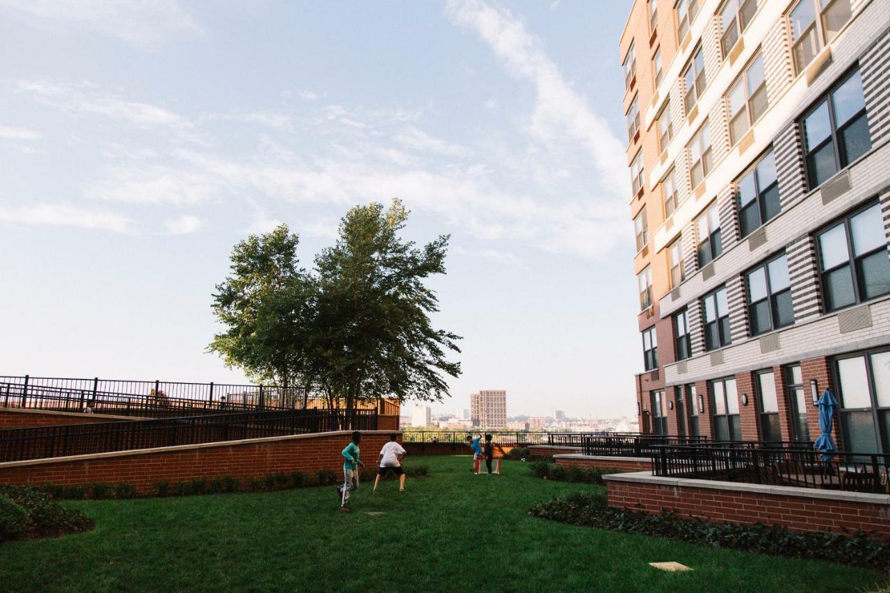 Furnished Quarters At Grove Pointe Appartement Jersey City Buitenkant foto