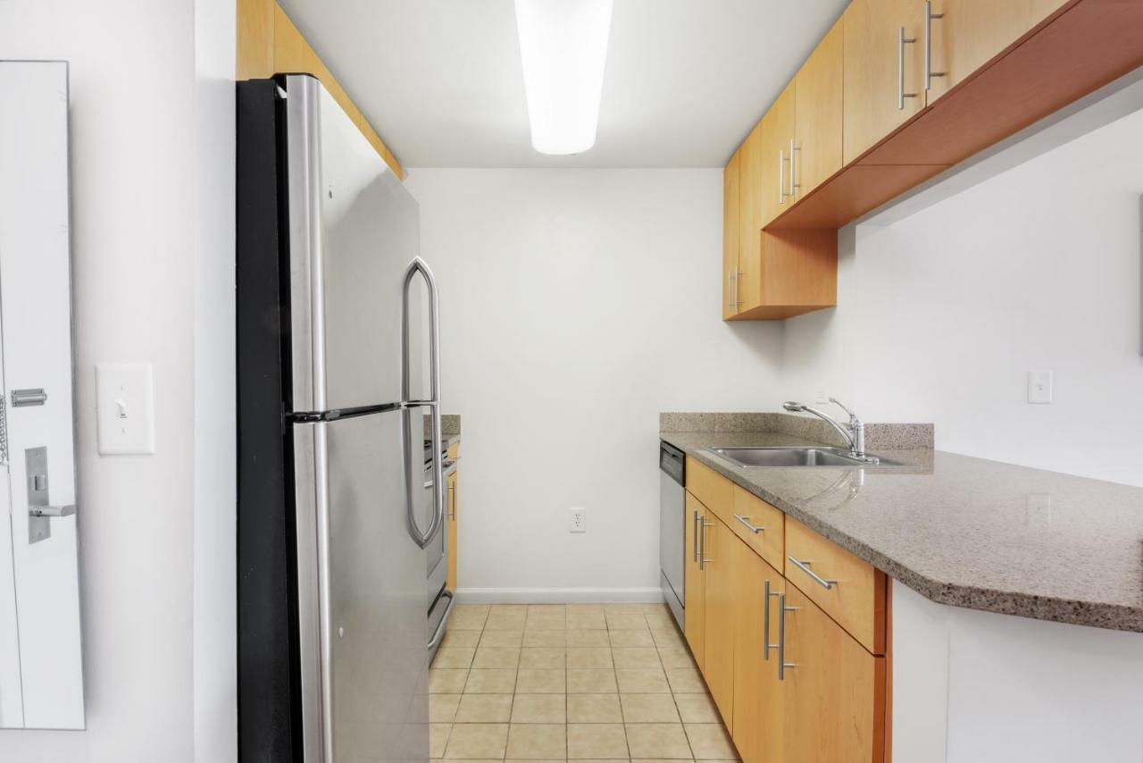 Furnished Quarters At Grove Pointe Appartement Jersey City Buitenkant foto